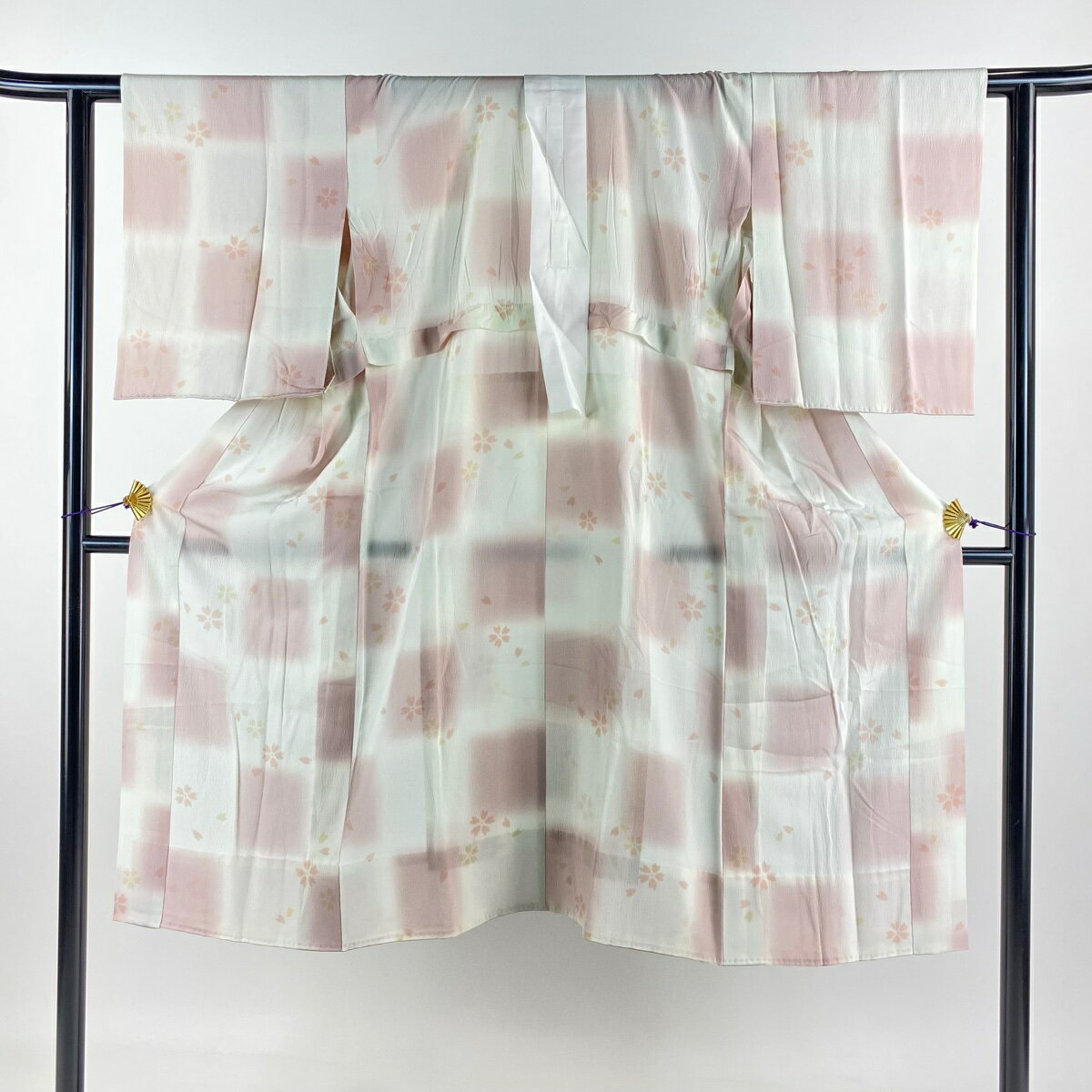 長襦袢 身丈124cm 裄丈63cm S 桜 花びら 染分け ぼかし 白 正絹 名品 【中古】 msp70