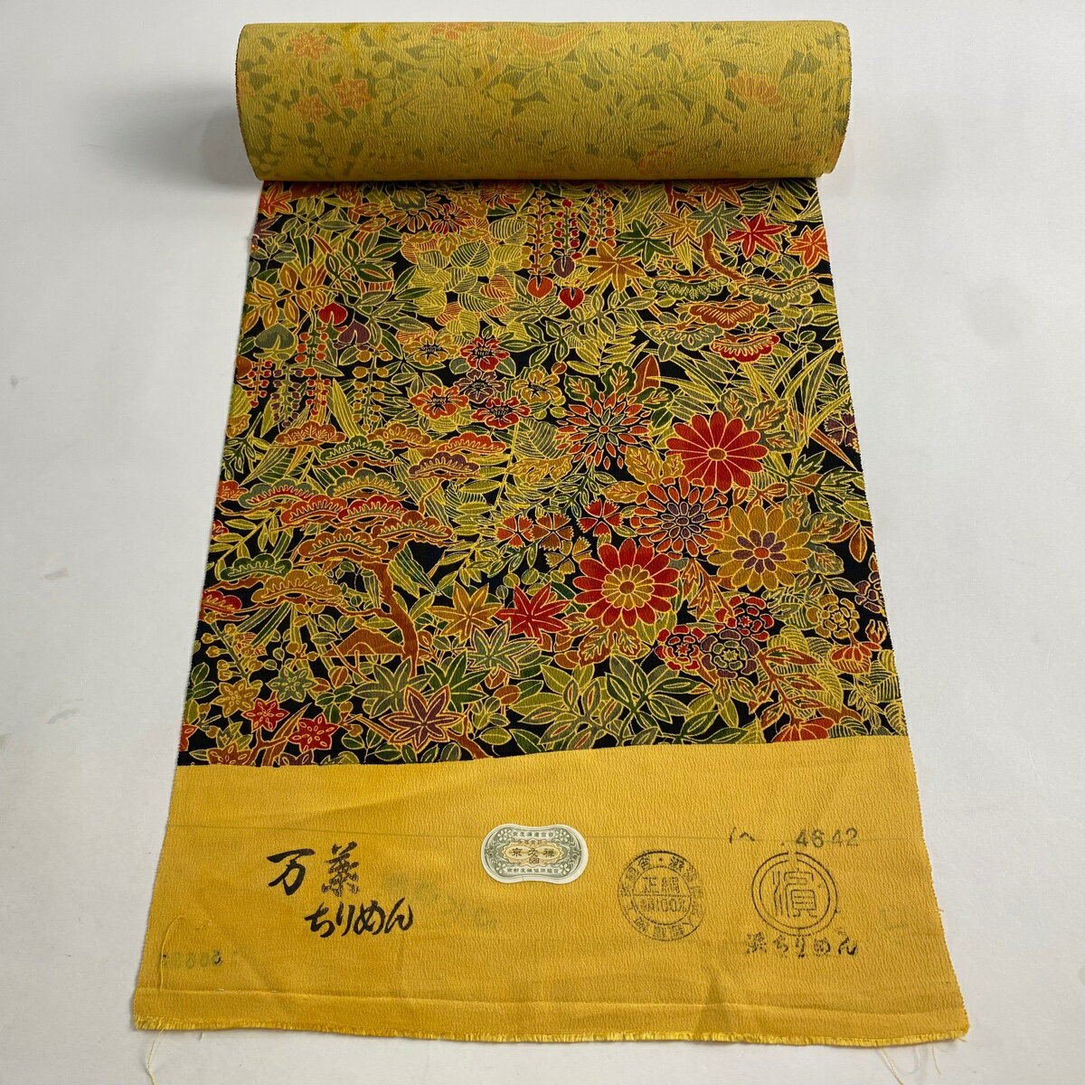 反物 秀品 小紋 草花 縮緬 黄色 正絹 【中古】