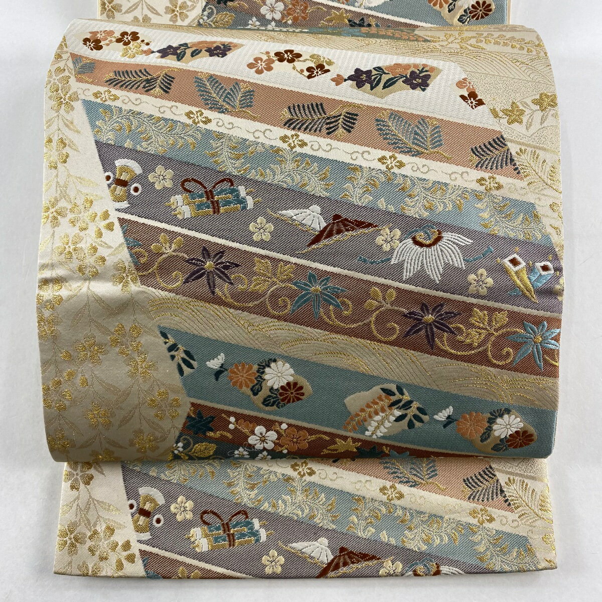 袋帯 秀品 宝尽くし 草花 唐織 箔 ベージュ 六通 正絹 【中古】 msp70