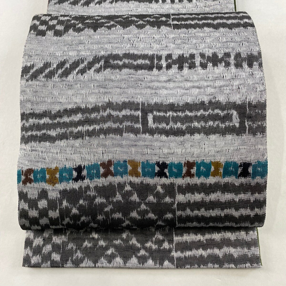 袋帯 美品 名品 リバーシブル 幾何学模様 灰色 全通 正絹 【中古】 msp50