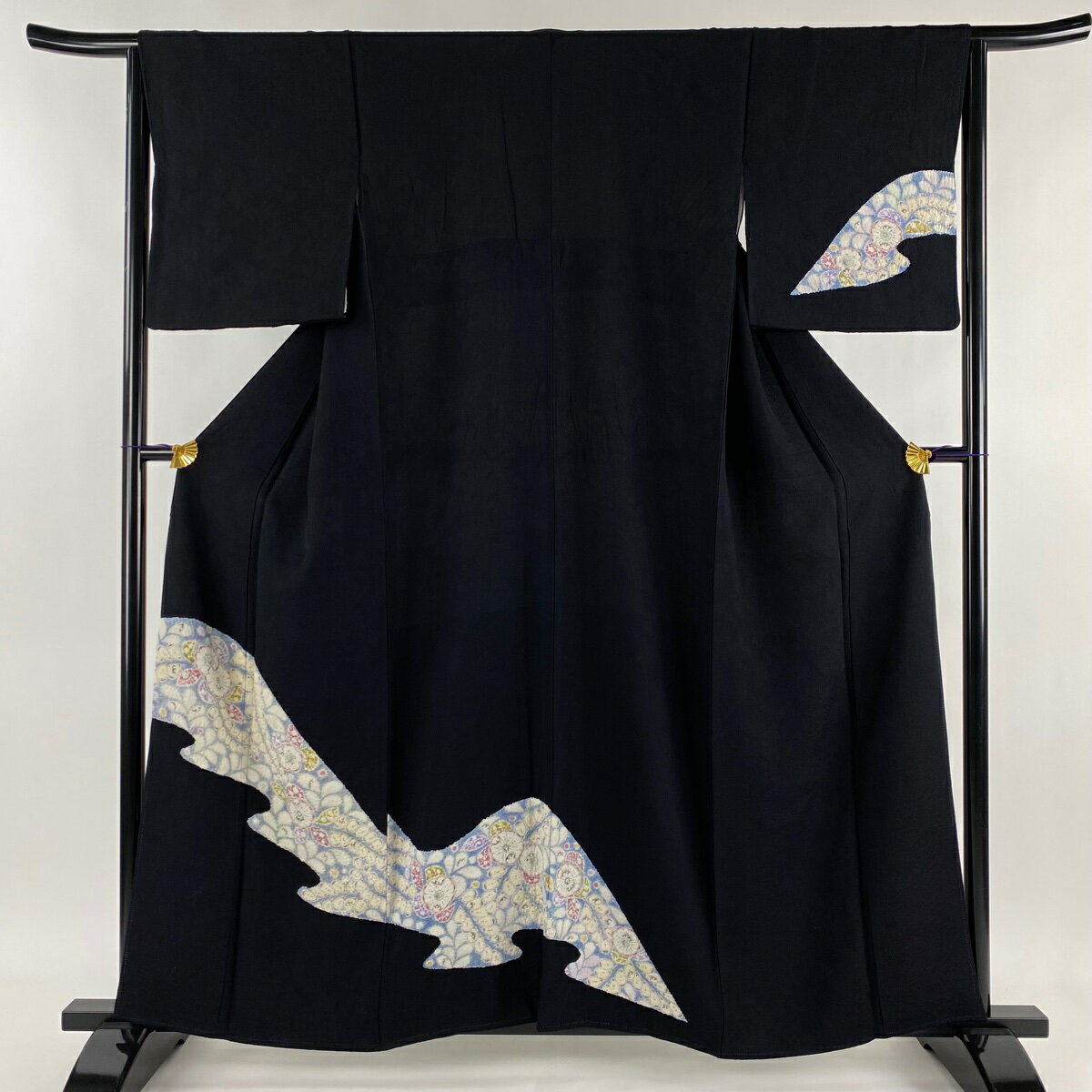 付下げ 身丈159cm 裄丈64cm M 袷 辻ヶ花柄 霞 絞り 黒 正絹 名品 【中古】