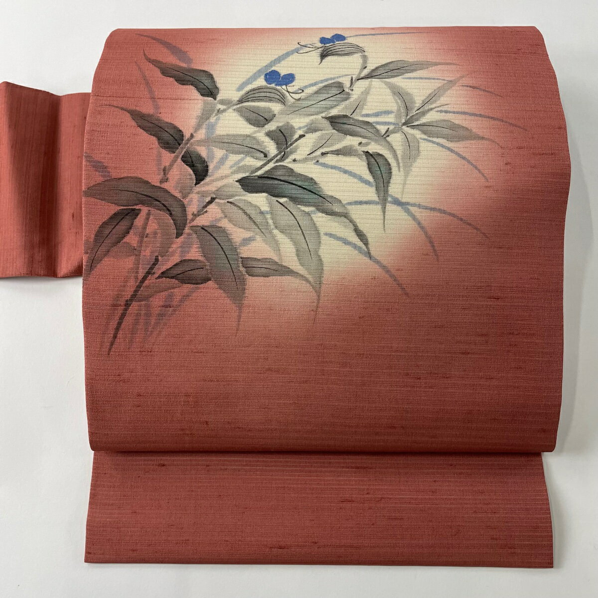 名古屋帯 秀品 落款あり 夏帯 紬地 草花 茜色 正絹 【中古】