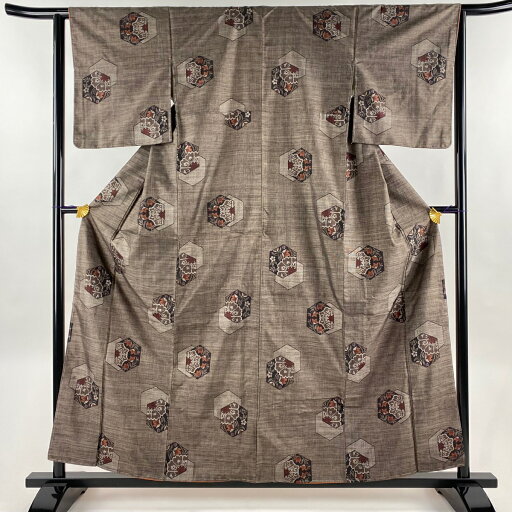 【最終値引き】 紬 身丈159cm 裄丈63cm S 袷 亀甲 草花 焦茶色 正絹 美品 秀品 【中古】 msp70 【最終値引き】 紬 身丈159cm 裄丈63cm S 袷 亀甲 草花 焦茶色 正絹 美品 秀品 【中古】 msp70