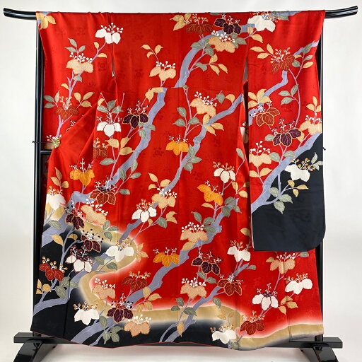 振袖 身丈158.5cm 裄丈67.5cm L 袷 落款あり 桐 霞 金彩 染め分け 赤 正絹 名品 【中古】 振袖 身丈158.5cm 裄丈67.5cm L 袷 落款あり 桐 霞 金彩 染め分け 赤 正絹 名品 【中古】