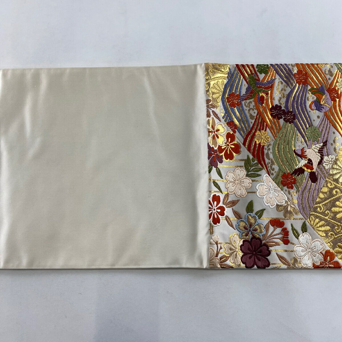 【最終値引き】 袋帯 美品 名品 関西仕立て 鳳凰 枝垂桜 唐織 金糸 灰白 六通 正絹 【中古】 msp70