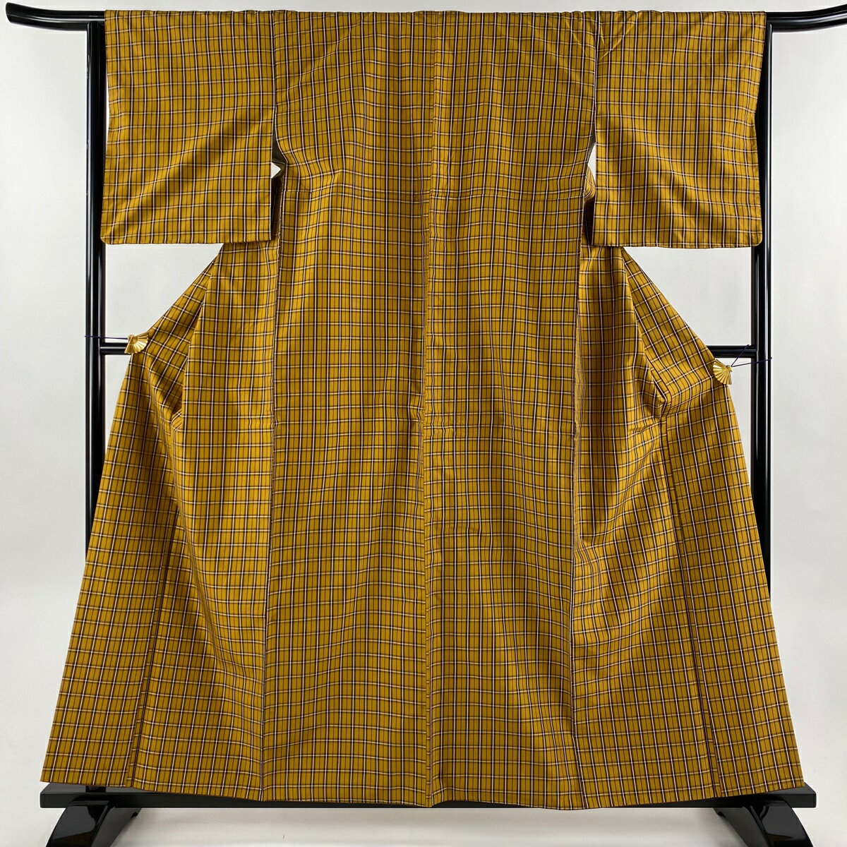 紬 身丈159cm 裄丈64.5cm M 袷 格子 黄土色 正絹 秀品 【中古】