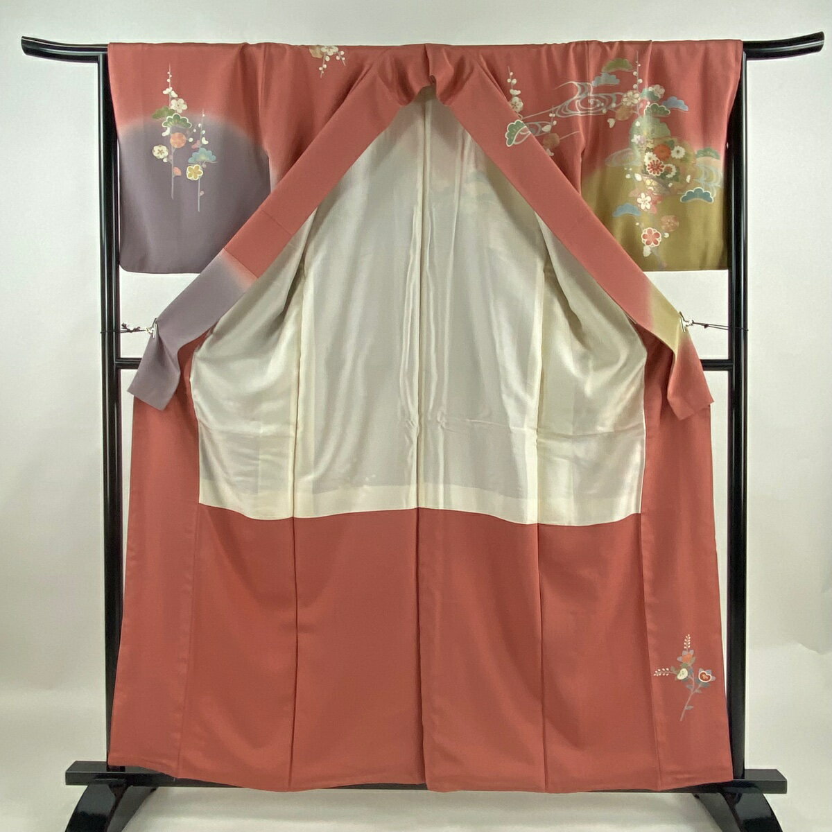 訪問着 身丈159cm 裄丈66.5cm M 袷 落款あり 雪輪 松竹梅 金糸 金彩 ピンク 正絹 名品 【中古】