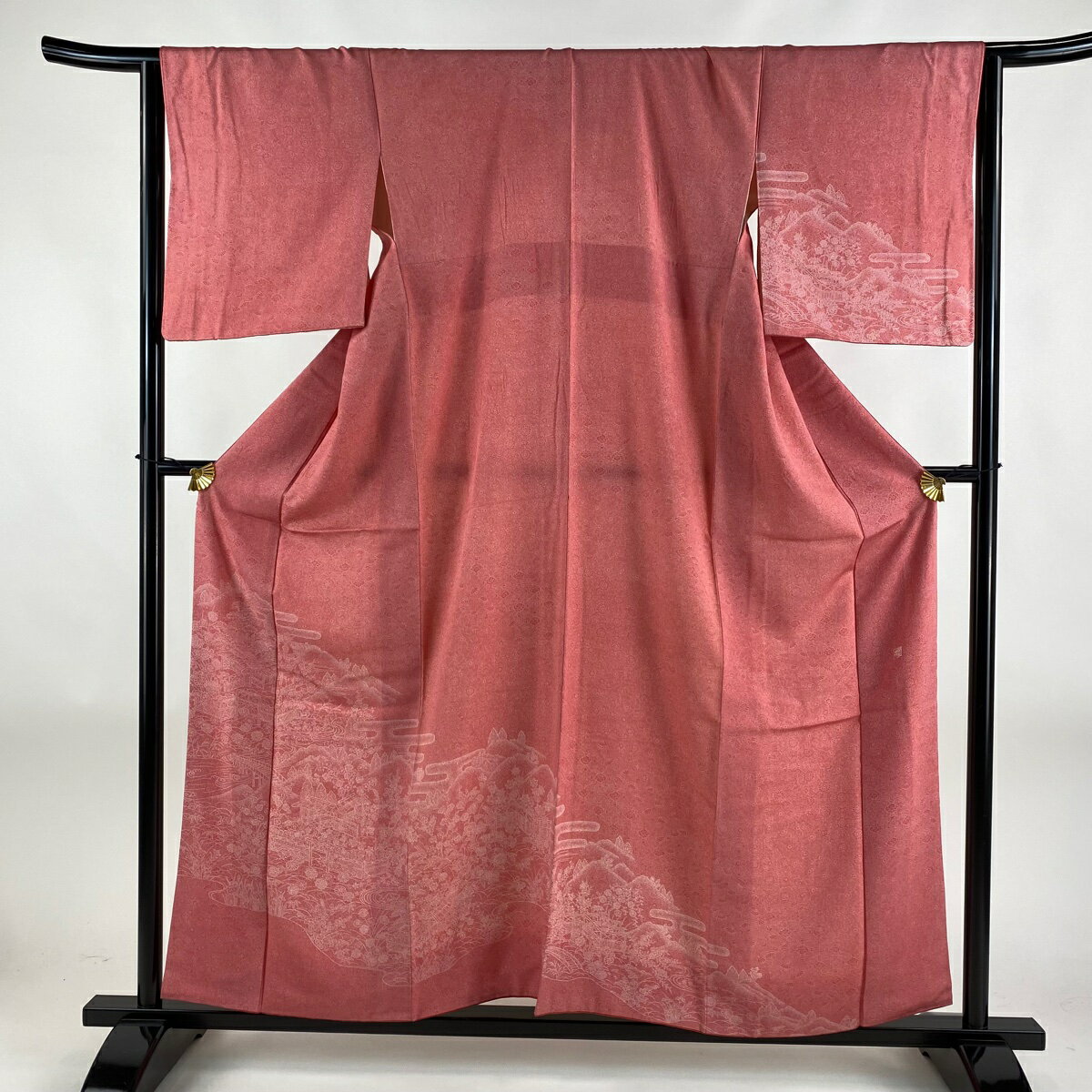 付下げ 身丈156.5cm 裄丈63.5cm S 袷 やまと 落款あり 建物 水辺の風景 ピンク 正絹 優品 【中古】 msp30