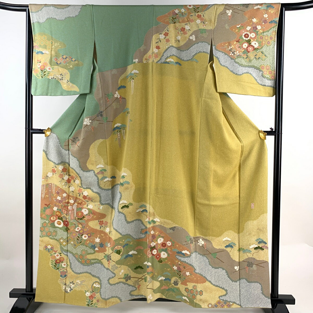 訪問着 身丈159.5cm 裄丈65cm M 袷 落款あり 御所車 草花 金糸 金彩 黄土色 正絹 美品 名品 【中古】 msp30