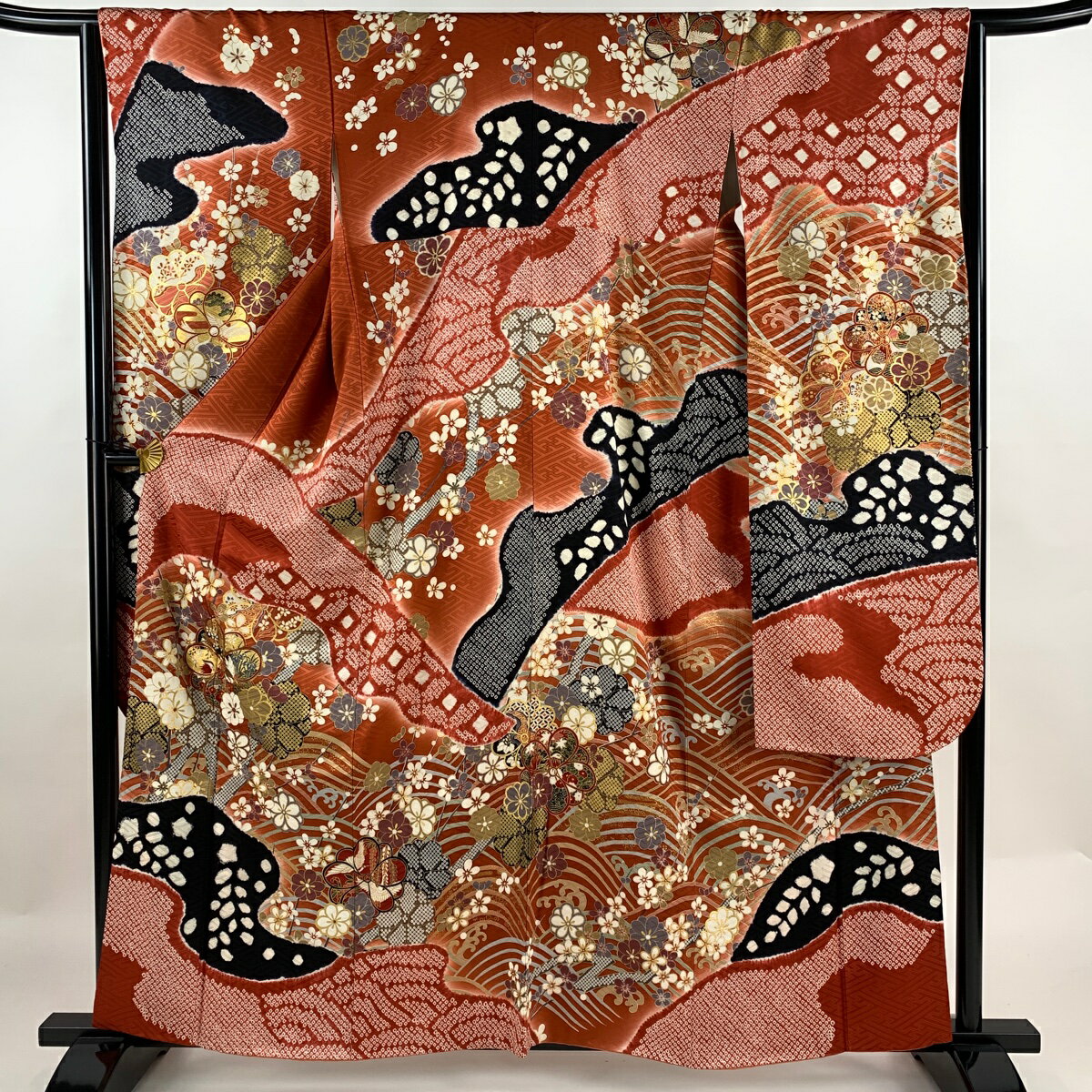 振袖 身丈160cm 裄丈64cm M 袷 梅 青海波 金糸 絞り 朱色 正絹 名品 【中古】
