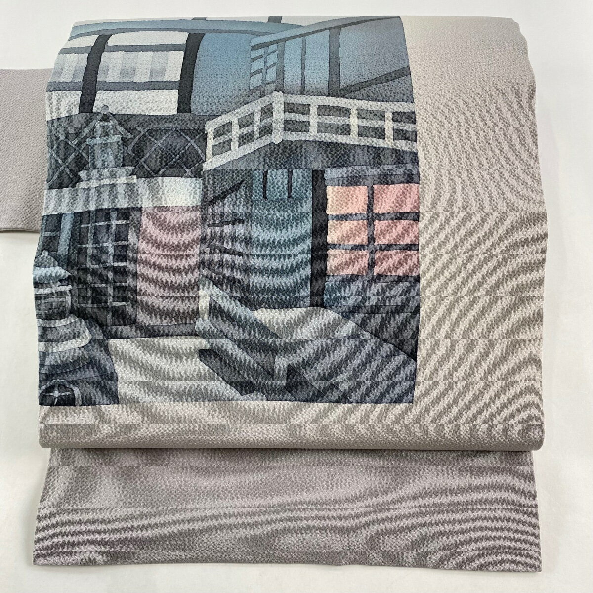 名古屋帯 秀品 落款あり 家屋 縮緬 ぼかし 灰紫 正絹 【中古】
