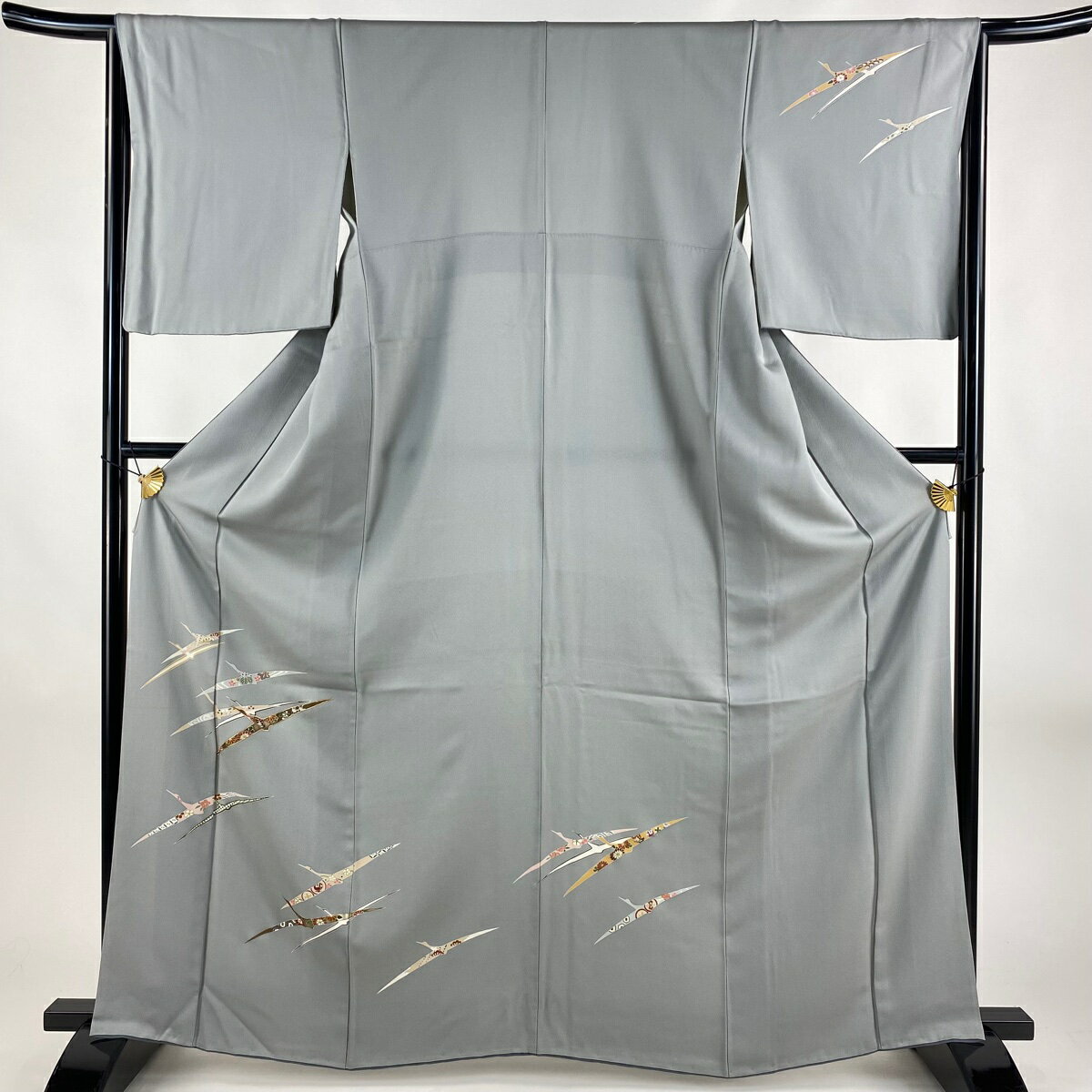 付下げ 身丈162cm 裄丈65cm M 袷 鶴 草花 金糸 金彩 青灰色 正絹 優品 【中古】