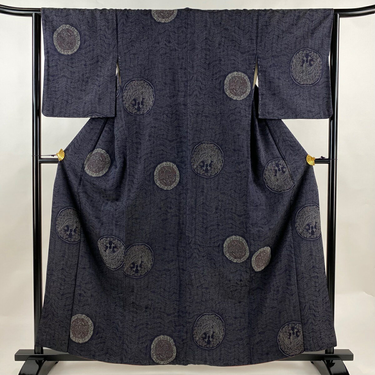 小紋 身丈161cm 裄丈64cm M 袷 孔雀 花唐草 紺色 正絹 優品 【中古】
