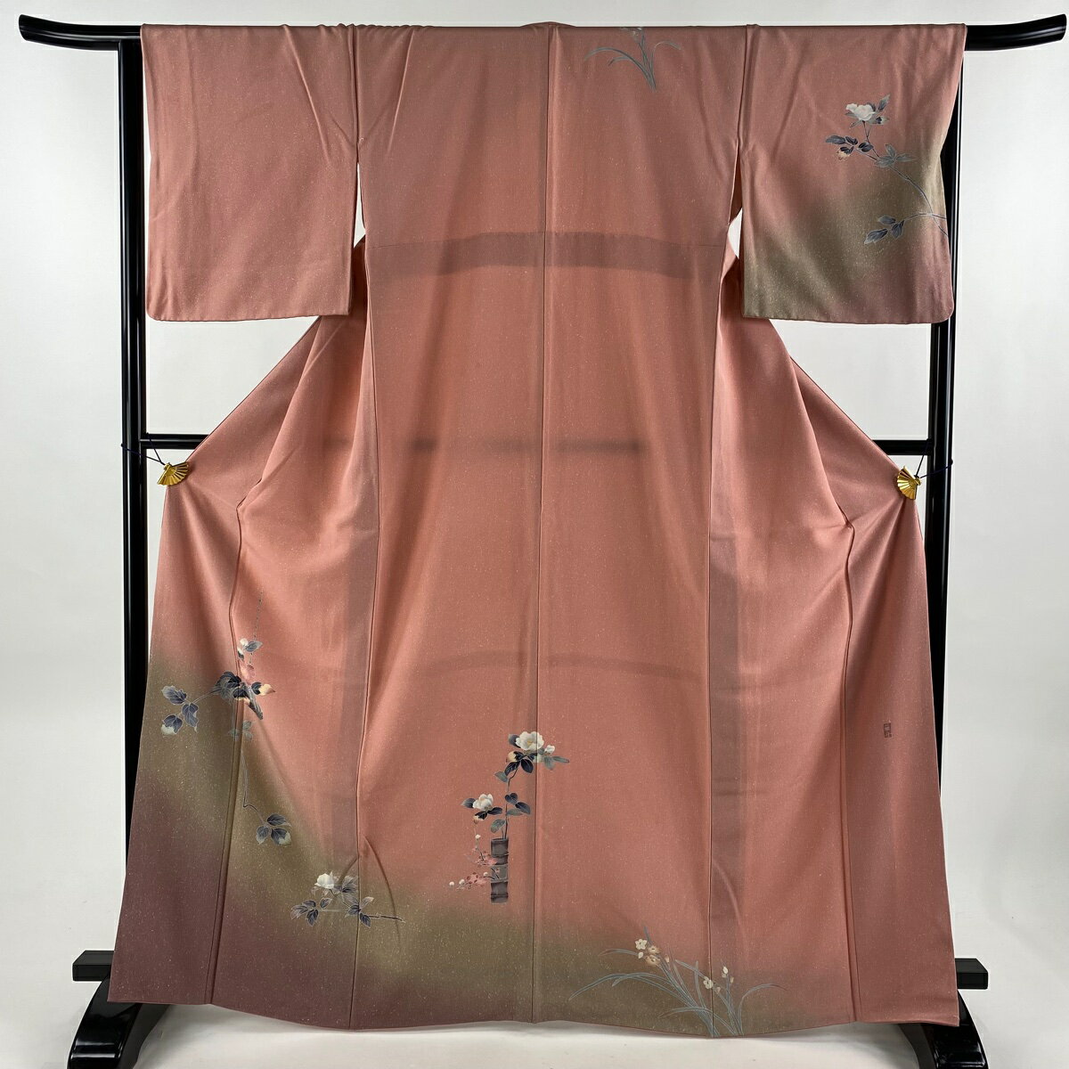 付下げ 身丈165cm 裄丈66cm M 袷 落款あり 花籠 ぼかし ピンク 正絹 秀品 【中古】