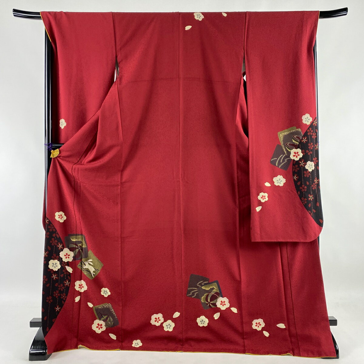 【ポイント10倍】振袖 名品 色紙 桜 金彩 赤黒 袷 175cm 70cm L 正絹 【中古】