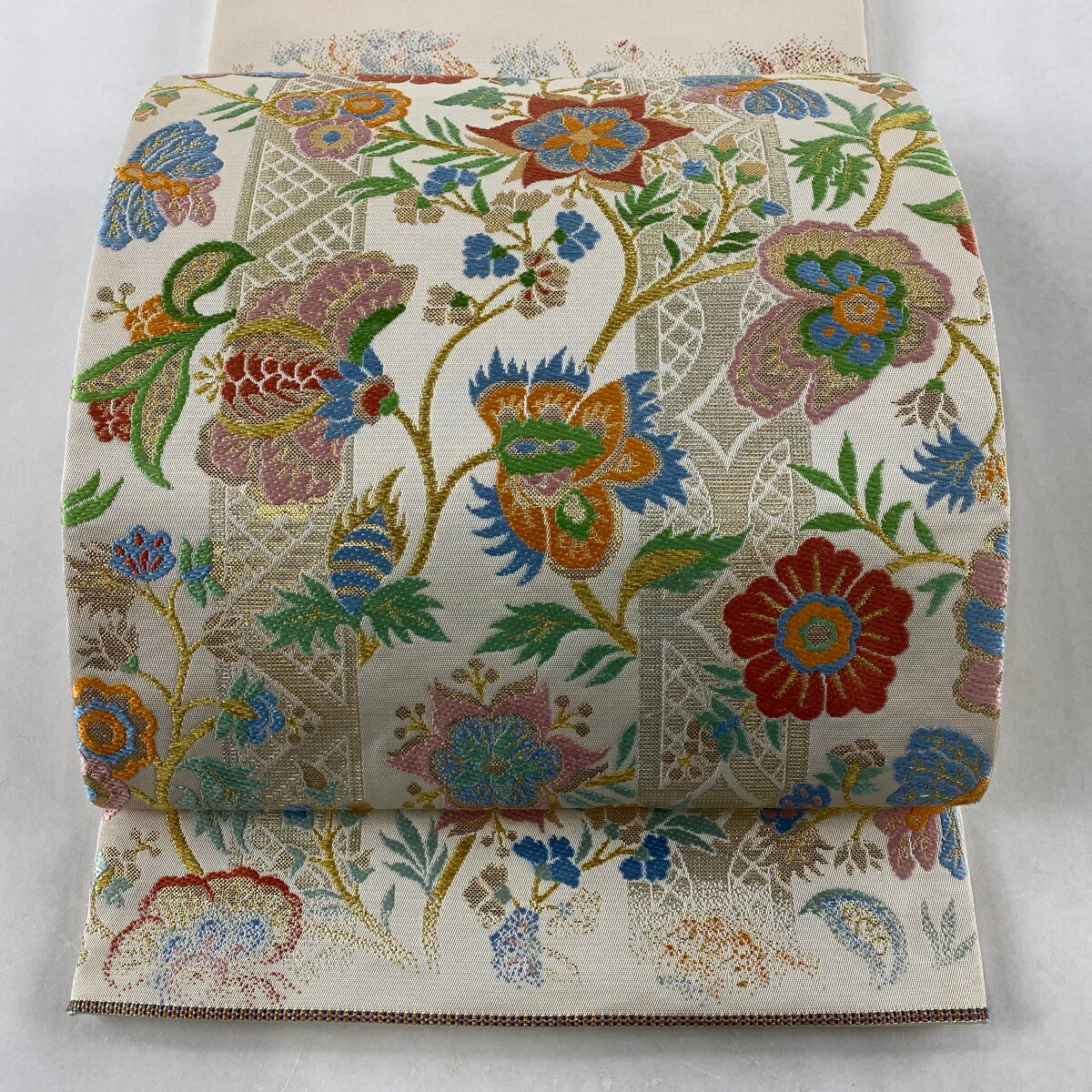 袋帯 美品 逸品 落款あり たつむら 印度華彩文 箔 クリーム お太鼓柄 正絹 【中古】のサムネイル