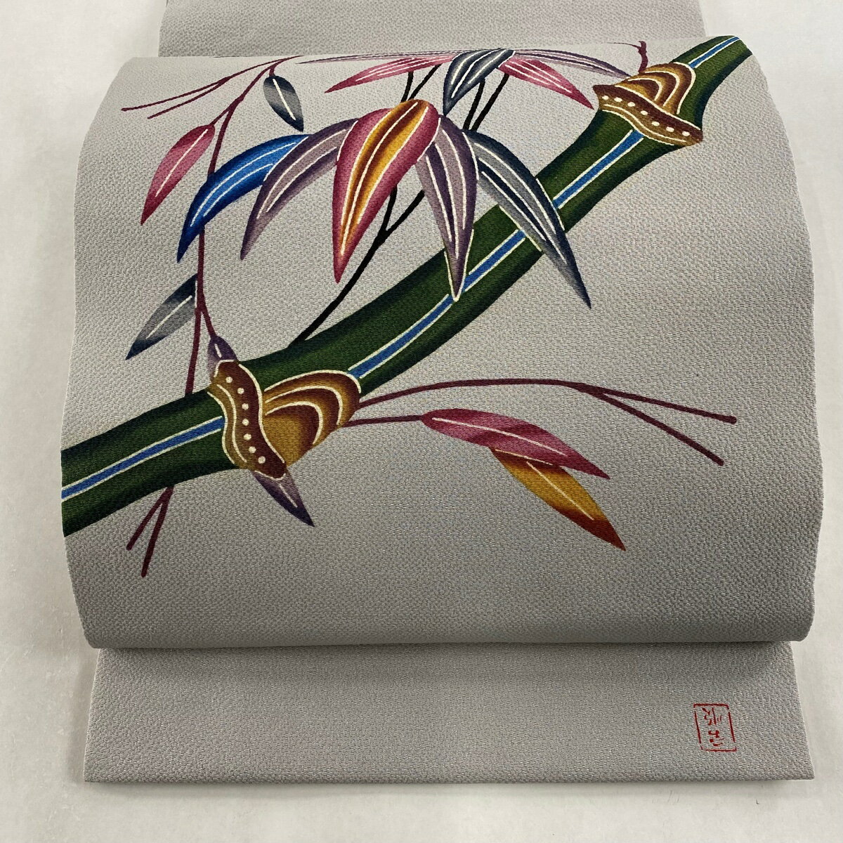 30％OFF 袋帯 美品 逸品 城間栄順 落款あり 笹 縮緬 灰色 正絹 【中古】 msp30のサムネイル