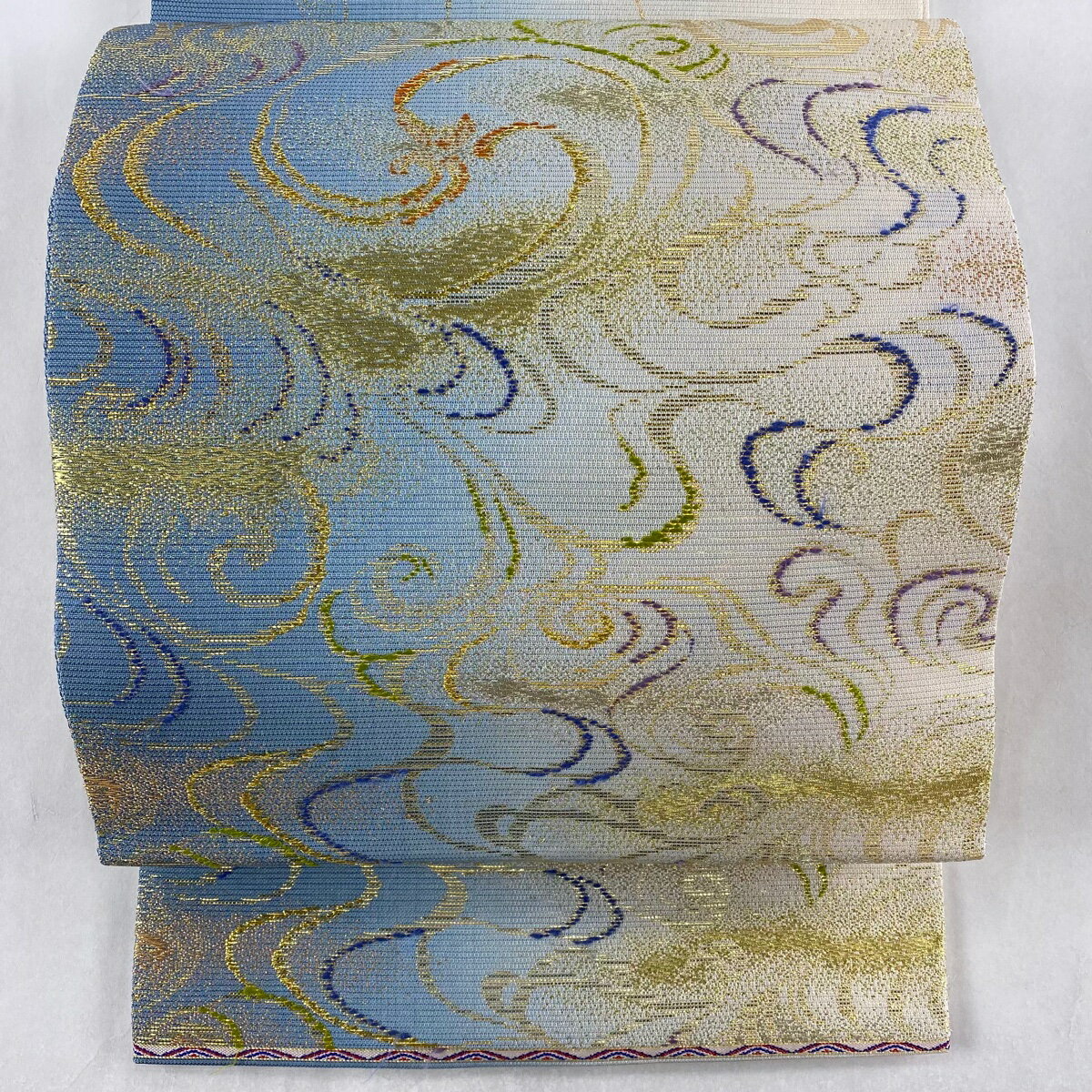 袋帯 逸品 龍村平蔵 落款あり 夏帯 絽 流水 箔 金銀糸 クリーム お太鼓柄 正絹 【中古】のサムネイル