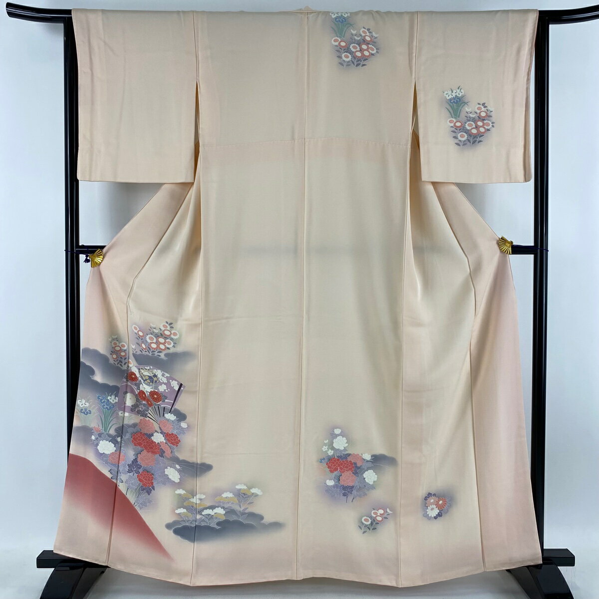 付下げ 身丈162.5cm 裄丈65.5cm M 袷 草花 扇 刺繍 ぼかし 薄ピンク 正絹 優品 【中古】のサムネイル