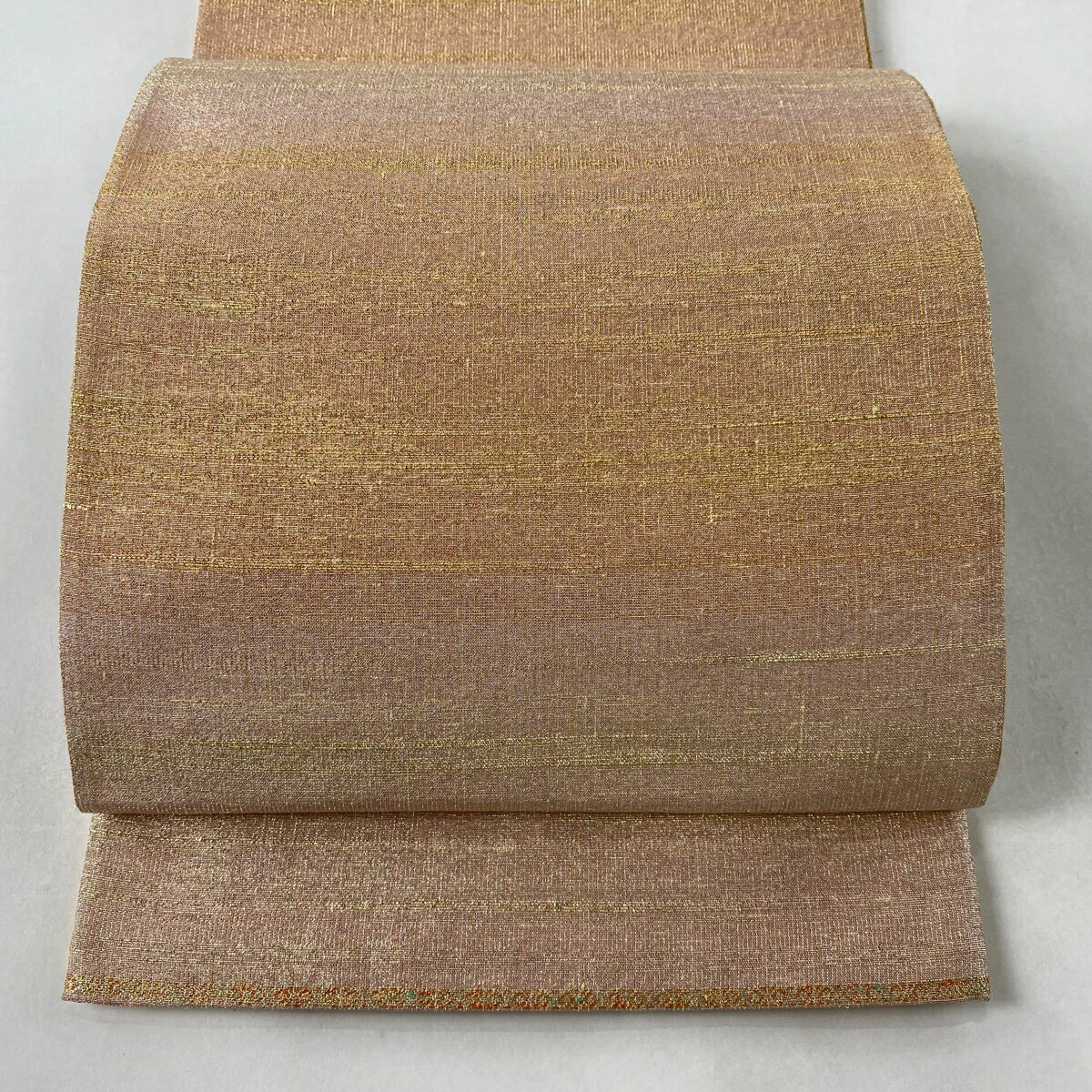 50％OFF 袋帯 美品 逸品 落款あり 桝屋高尾 ねん金綴錦 段霞文 金糸 箔 薄オレンジ 全通 正絹 【中古】 msp50のサムネイル