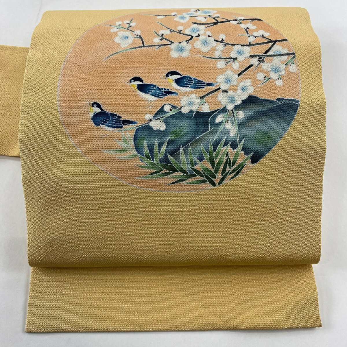 30％OFF 名古屋帯 美品 名品 落款あり 鶴見保次 枝梅 鳥 縮緬 山吹色 正絹 【中古】 msp30のサムネイル