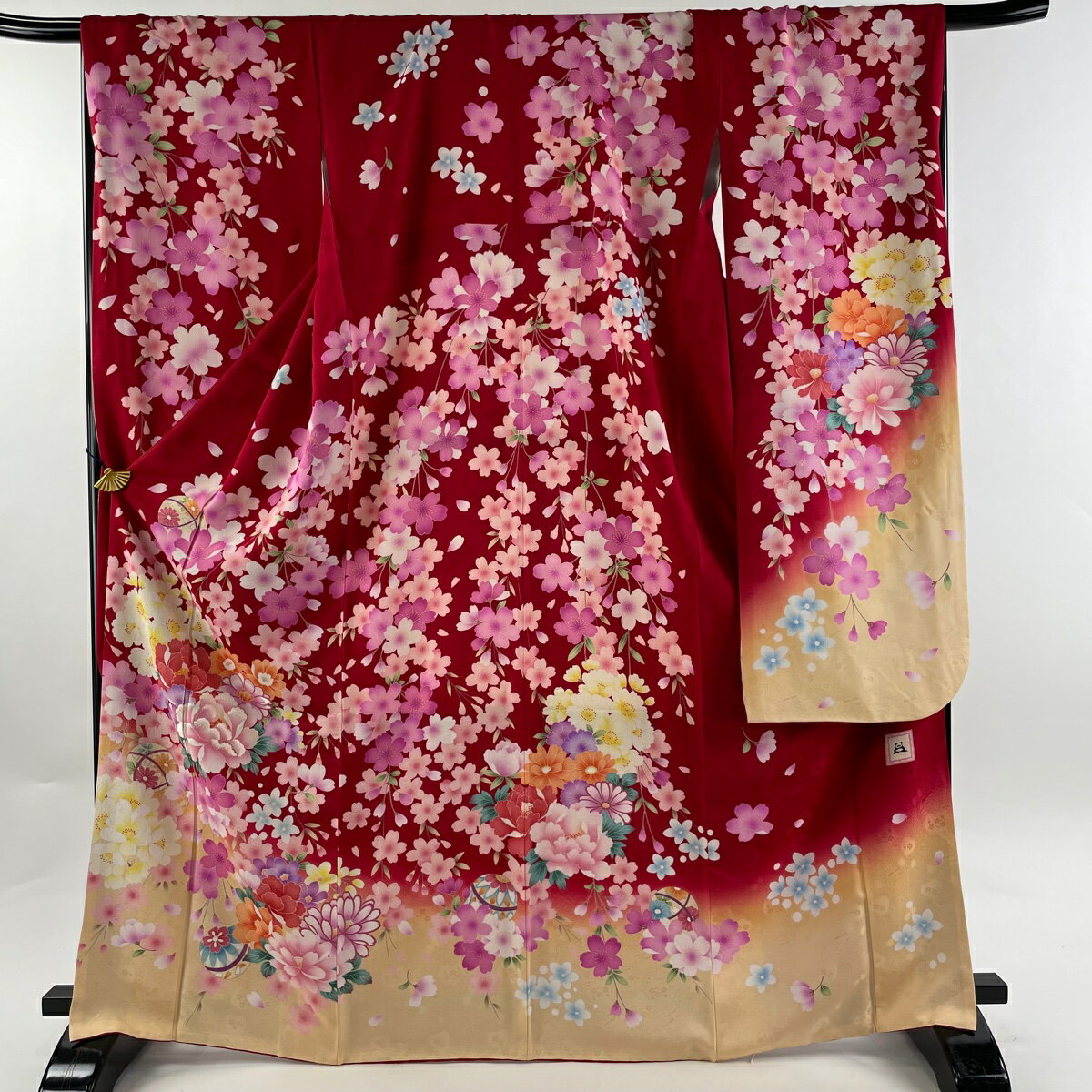 振袖 身丈168cm 裄丈70.5cm L 袷 anan 落款あり 牡丹 桜 刺繍 箔 赤 正絹 美品 名品 【中古】