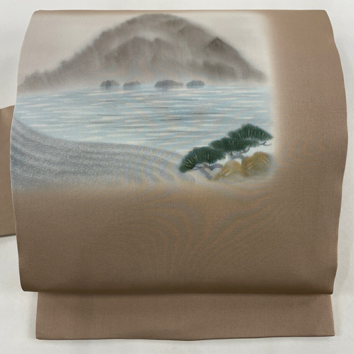 名古屋帯 美品 優品 水辺の風景 松 金彩 小豆色 正絹 