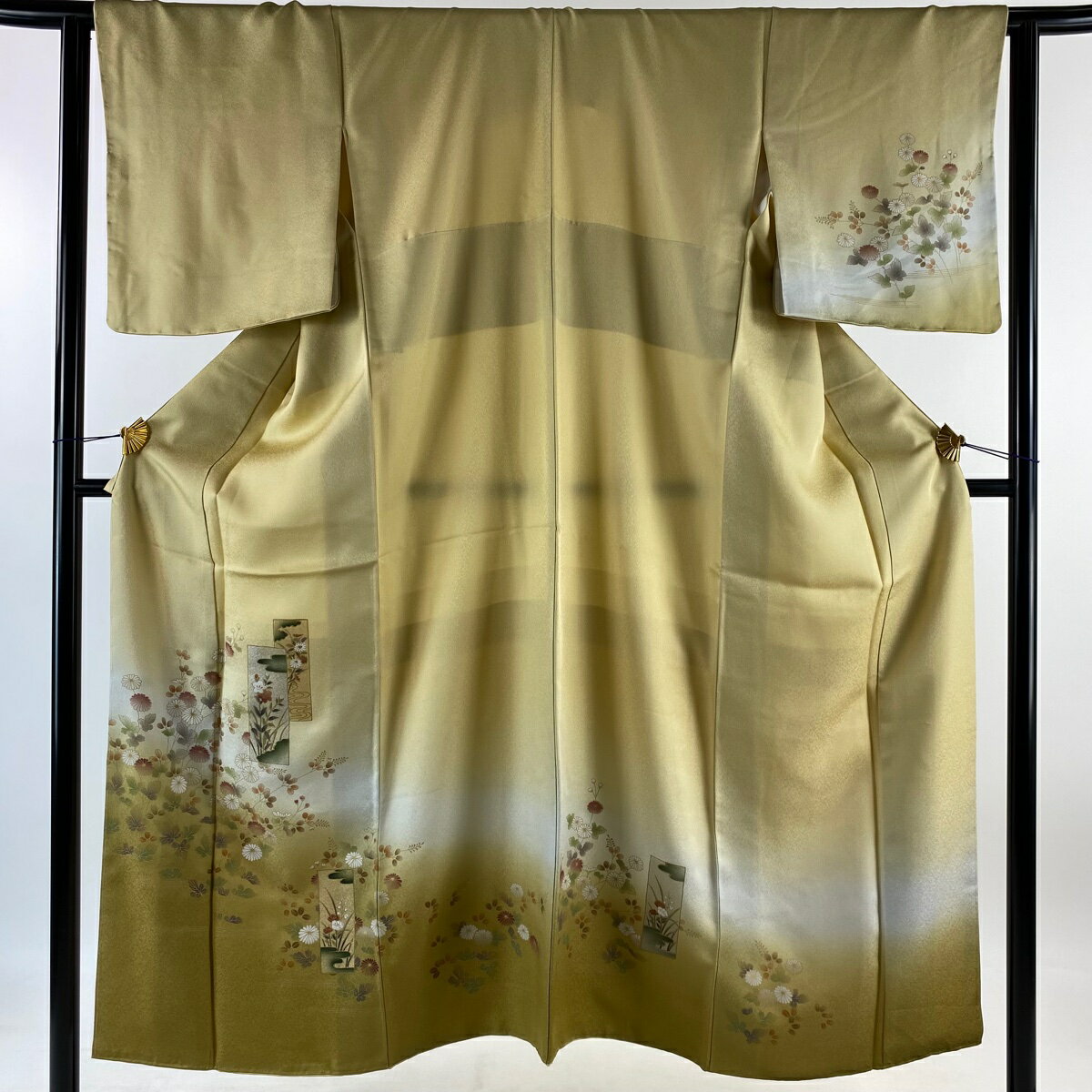 訪問着 身丈150.5cm 裄丈63cm S 袷 短冊 菊 金彩 染め分け ベージュ 正絹 美品 秀品 【中古】