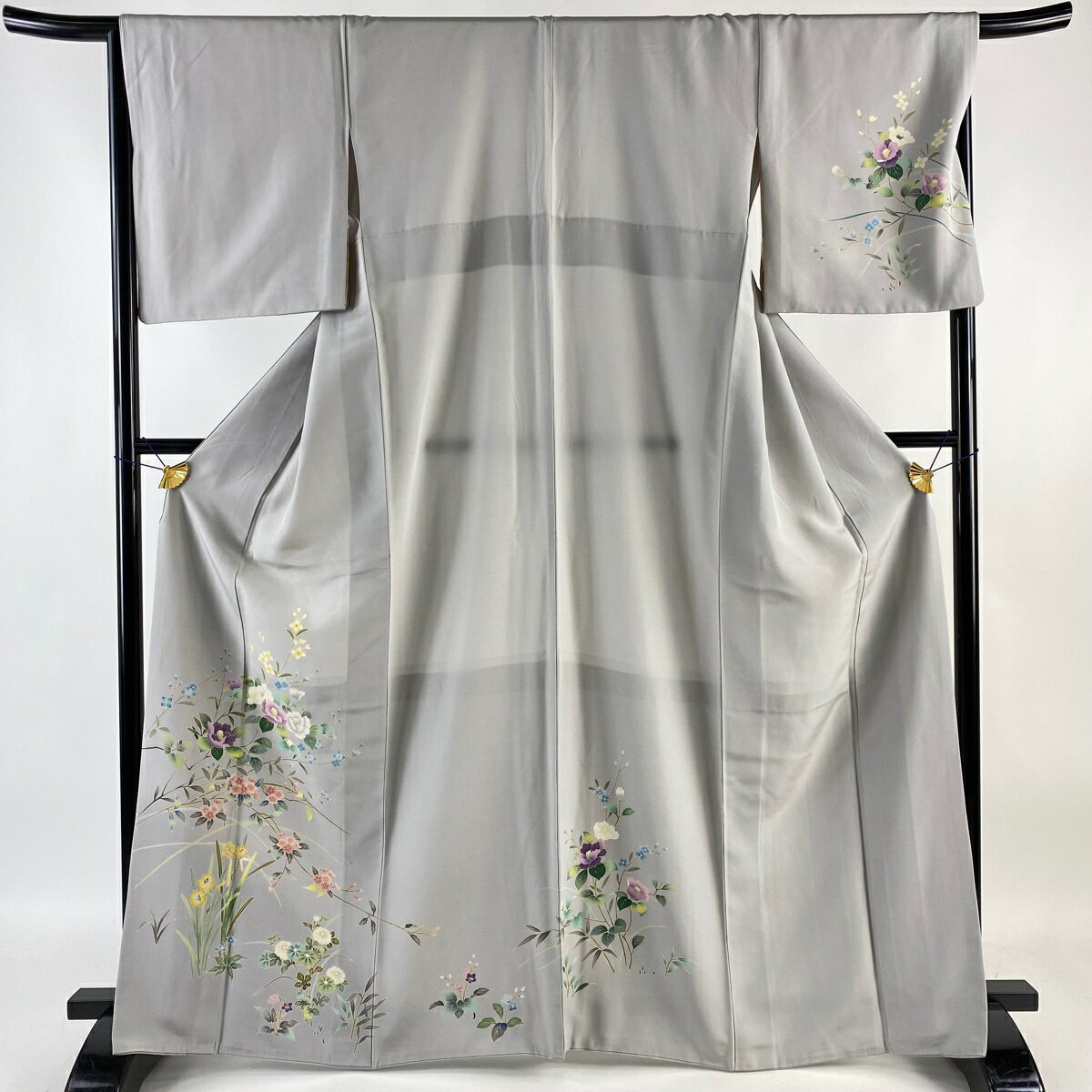 付下げ 身丈166cm 裄丈67cm M 袷 椿 水仙 灰色 正絹 秀品 【中古】のサムネイル