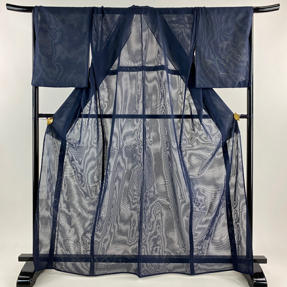 付下げ 身丈166cm 裄丈69.5cm L 紗袷 ススキ 露 金彩 紺色 正絹 秀品 【中古】のサムネイル
