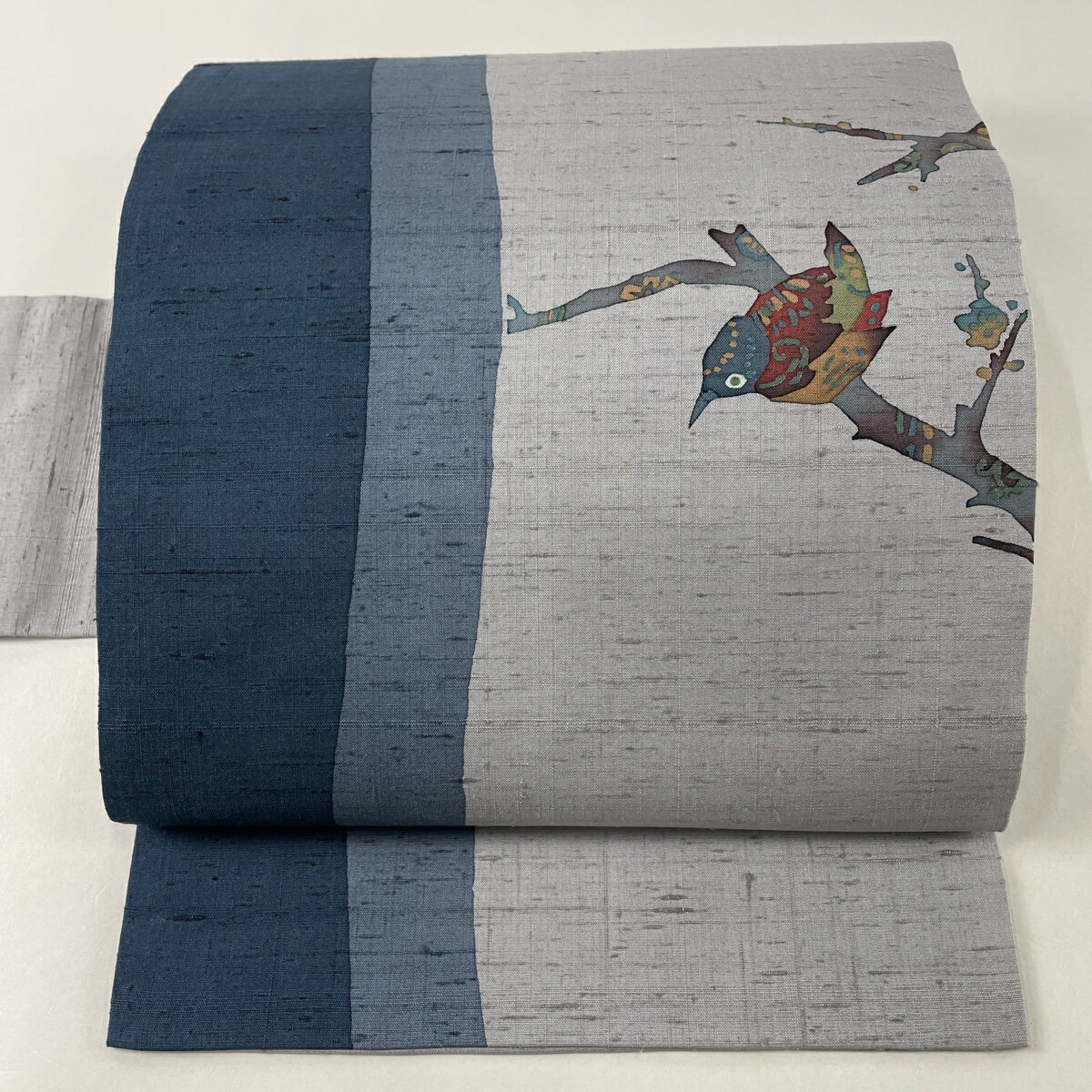 名古屋帯 美品 秀品 紬地 鳥 枝梅 灰色 正絹 【中古】のサムネイル