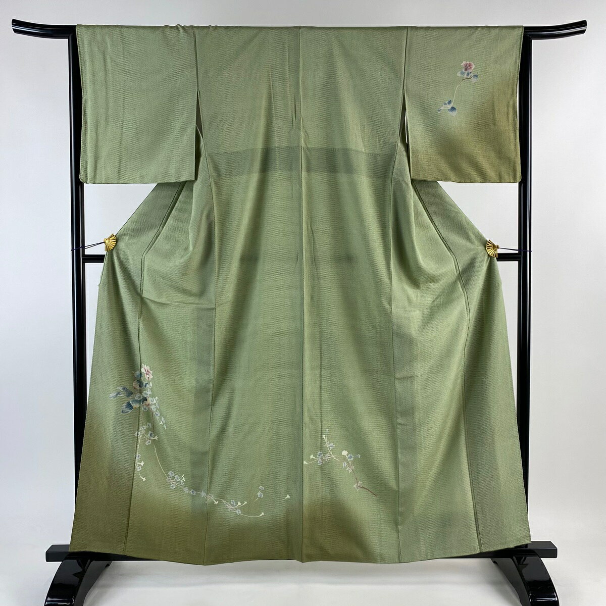 付下げ 身丈161cm 裄丈64cm M 袷 塩沢紬地 落款あり 証紙あり 草花 ぼかし 薄緑 正絹 名品 【中古】 msp70