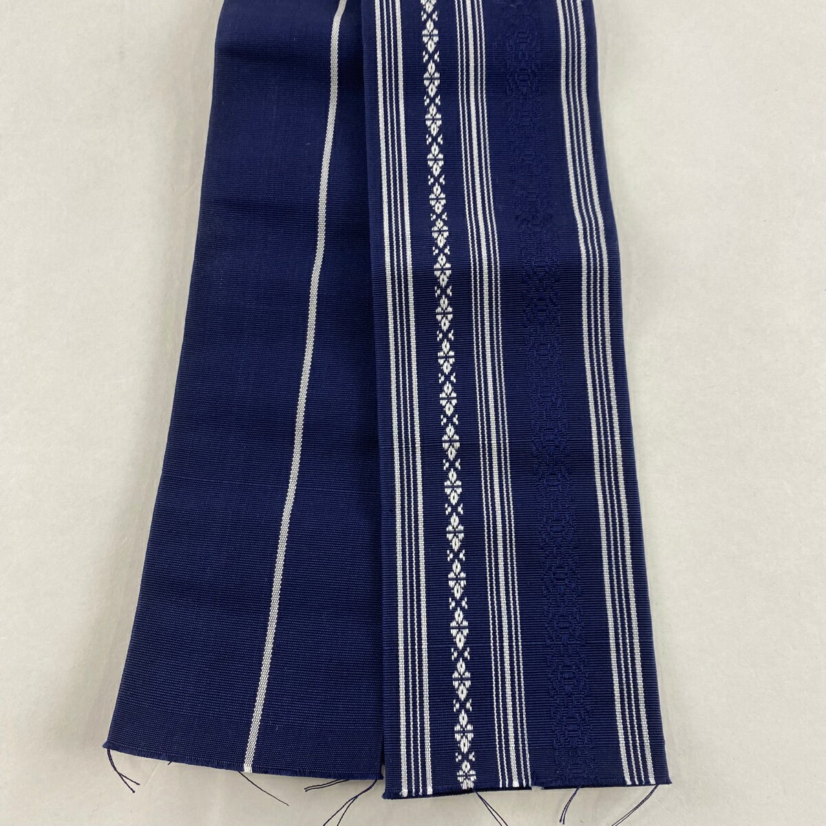 【在庫一掃】 角帯 美品 優品 証紙あり 博多織 縞 独鈷柄 濃紺 正絹 【中古】