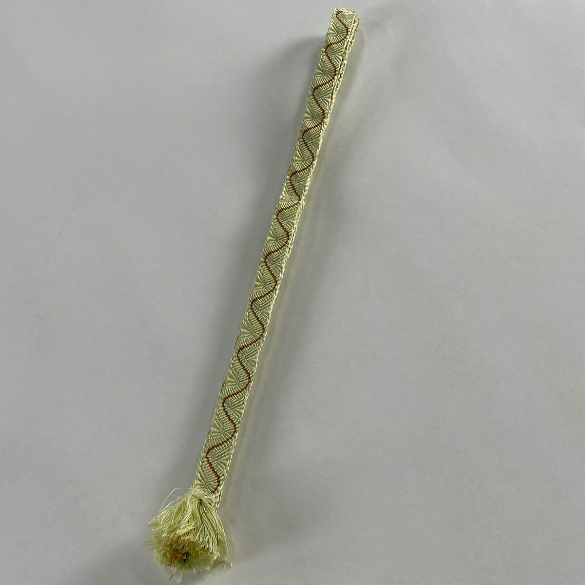 【在庫一掃】 帯締め 優品 幾何学模様 薄緑 正絹 和装小物 【中古】