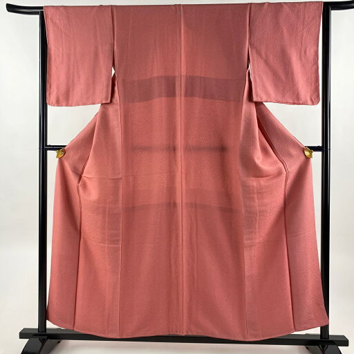 【在庫一掃】 色無地 身丈155.5cm 裄丈64cm M 袷 地紋地紋 ピンク 正絹 美品 優品 一つ紋 【中古】 【在庫一掃】 色無地 身丈155.5cm 裄丈64cm M 袷 地紋地紋 ピンク 正絹 美品 優品 一つ紋 【中古】