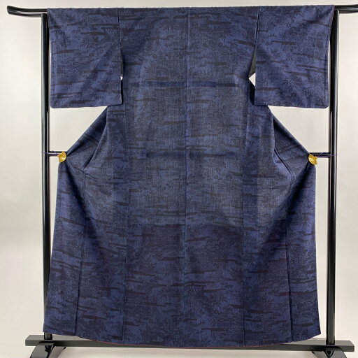 【在庫一掃】 紬 身丈160cm 裄丈64cm M 袷 バチ衿 草花 霞 濃紺 正絹 美品 優品 【中古】 【在庫一掃】 紬 身丈160cm 裄丈64cm M 袷 バチ衿 草花 霞 濃紺 正絹 美品 優品 【中古】