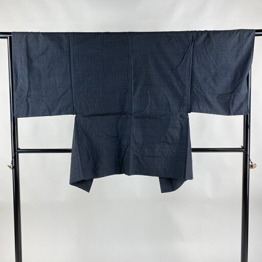 【在庫一掃】 男着物 身丈84cm 裄丈66cm S 羽織 紬 亀甲 紺色 正絹 優品 【中古】 【在庫一掃】 男着物 身丈84cm 裄丈66cm S 羽織 紬 亀甲 紺色 正絹 優品 【中古】
