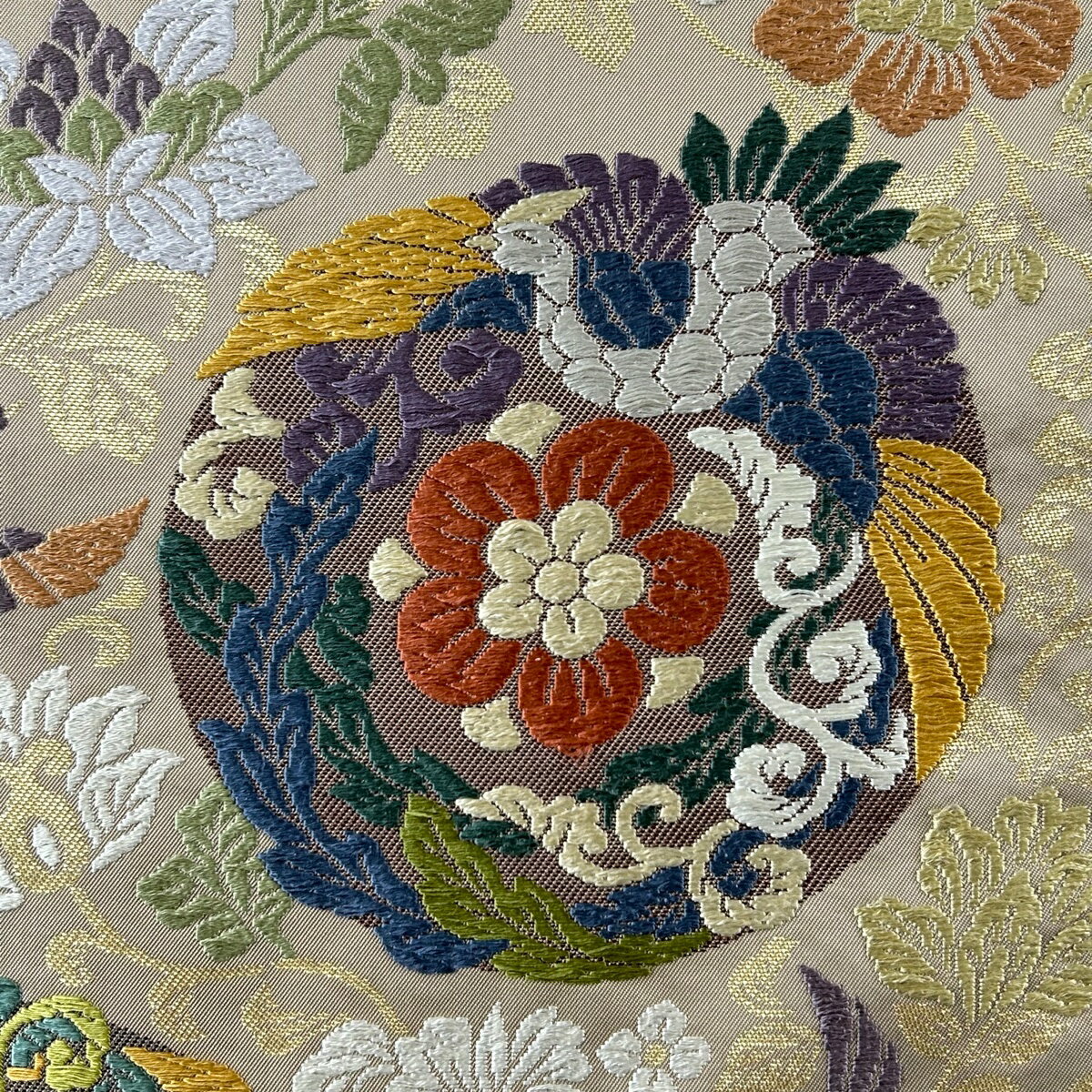 袋帯 名品 落款あり 花鳥 花唐草 唐織 箔 薄茶色 六通 正絹 【中古】