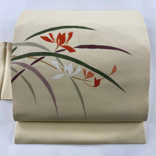 名古屋帯 優品 落款あり 草花 ベージュ 正絹 【中古】 名古屋帯 優品 落款あり 草花 ベージュ 正絹 【中古】