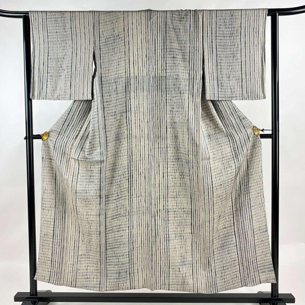 小紋 身丈152cm 裄丈63cm S 単衣 紬地 縞 絞り 灰白 正絹 美品 名品 【中古】