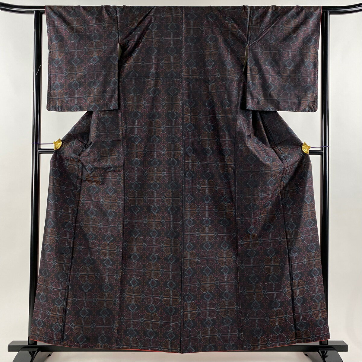 紬 身丈158cm 裄丈62.5cm S 袷 バチ衿 華文 菱 黒灰 正絹 優品 【中古】