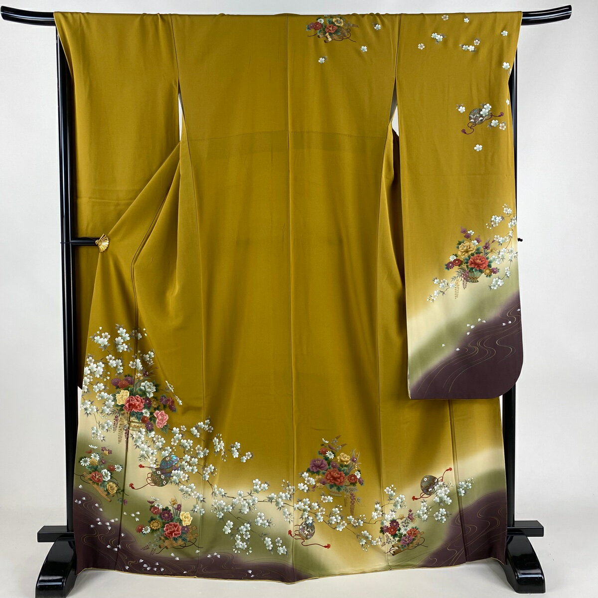 振袖 身丈167.5cm 裄丈68cm L 袷 花籠 花筏 刺繍 金銀彩 山吹茶色 正絹 秀品 【中古】