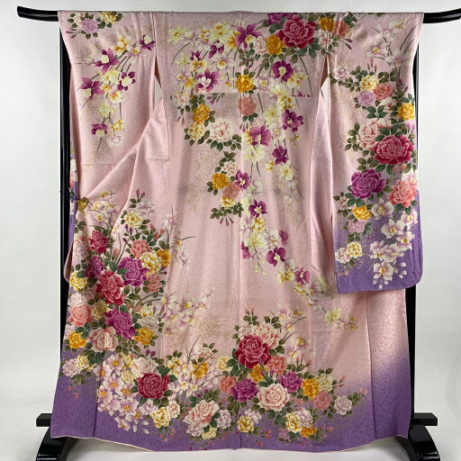 振袖 身丈166.5cm 裄丈67cm M 袷 薔薇 草花 銀通し 金彩 薄ピンク 正絹 逸品 【中古】 振袖 身丈166.5cm 裄丈67cm M 袷 薔薇 草花 銀通し 金彩 薄ピンク 正絹 逸品 【中古】