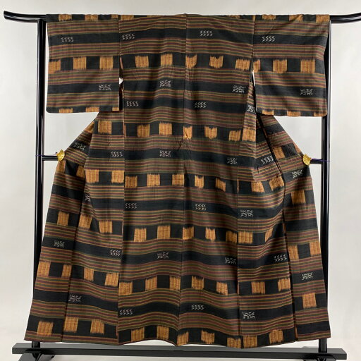 紬 身丈155cm 裄丈64cm M 袷 段縞 幾何学 焦茶色 正絹 秀品 【中古】 msp50 紬 身丈155cm 裄丈64cm M 袷 段縞 幾何学 焦茶色 正絹 秀品 【中古】 msp50