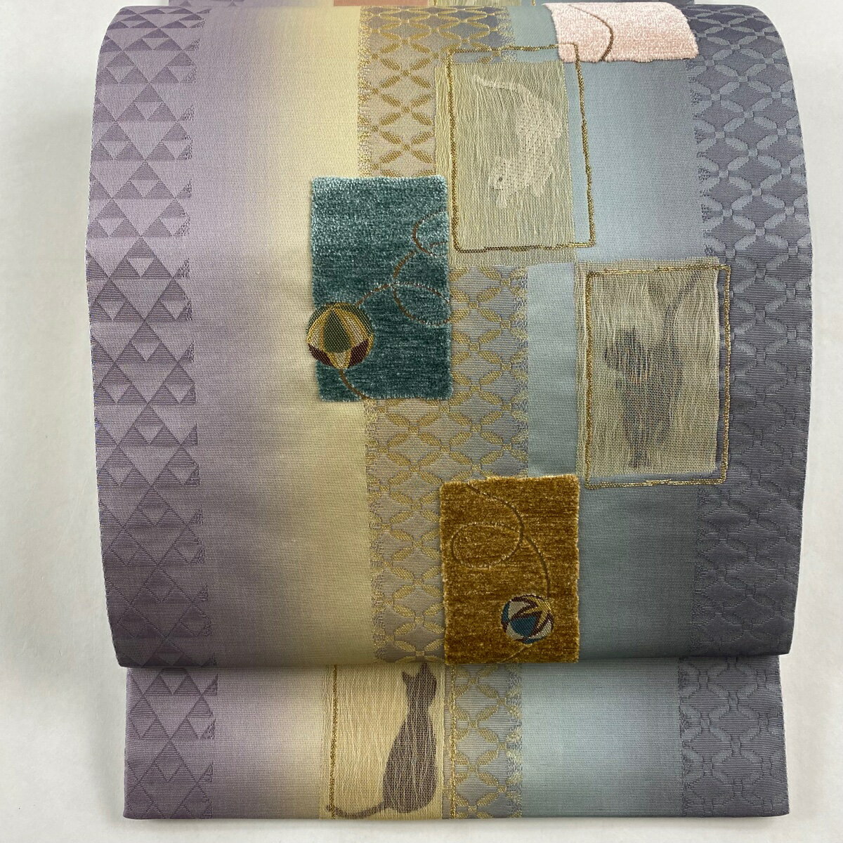 袋帯 美品 逸品 やまと 猫 鞠 金糸 モール風 薄紫 お太鼓柄 正絹 【中古】