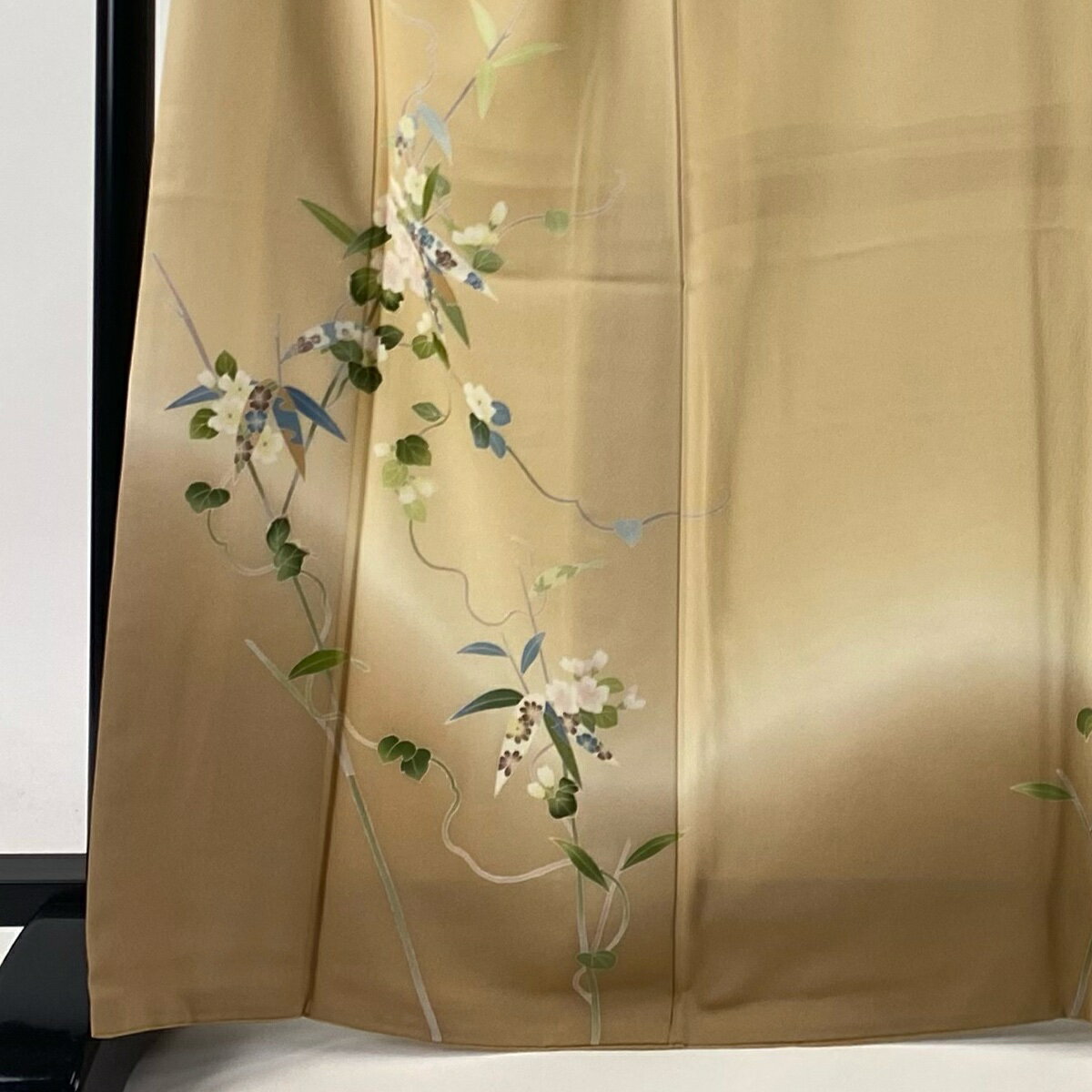 付下げ 身丈165.5cm 裄丈67.5cm L 袷 南克治 落款あり 草花 染め分け ぼかし 薄茶色 正絹 美品 逸品 【中古】 msp50