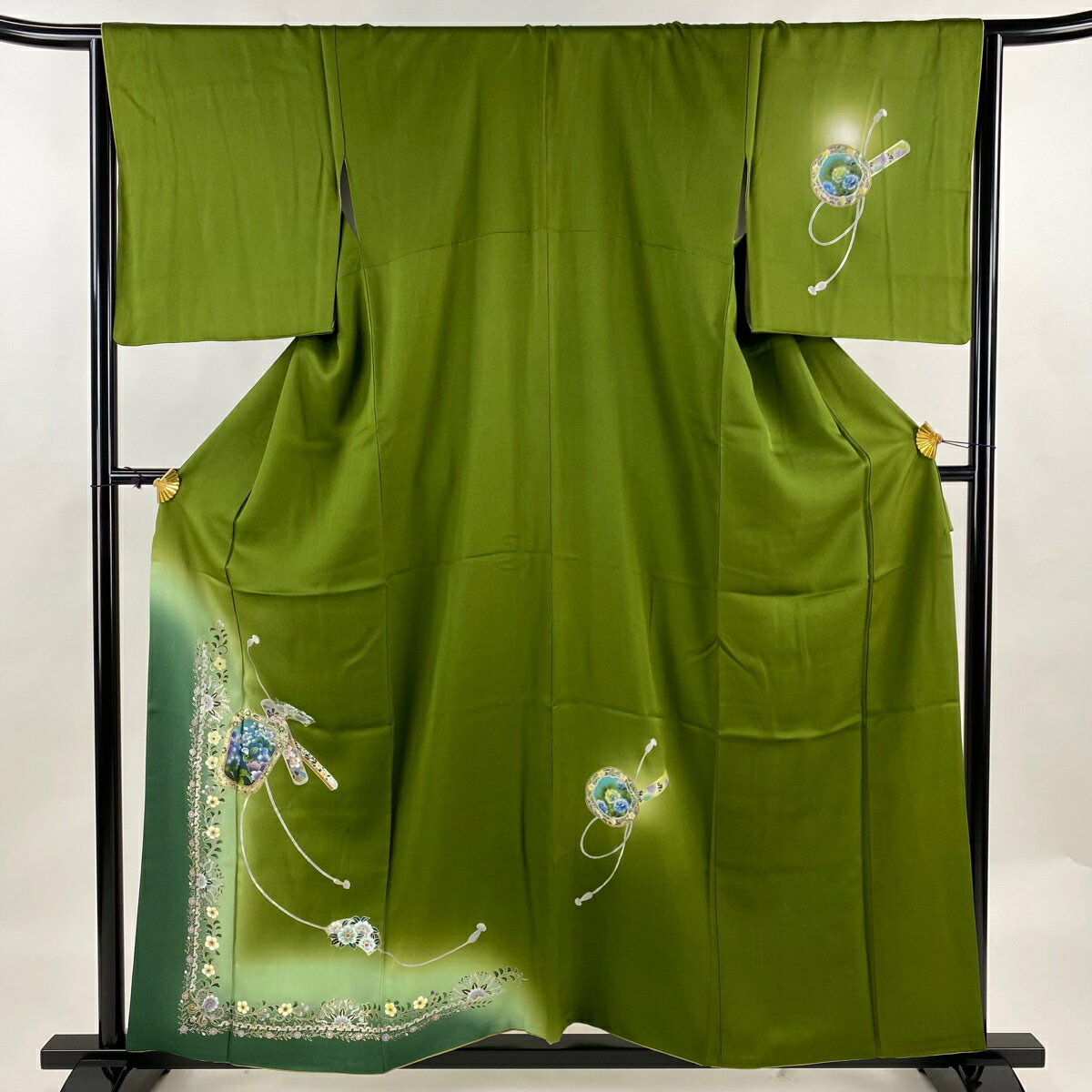 付下げ 身丈158.5cm 裄丈65cm M 袷 鏡裏文 草花 螺鈿 金銀彩 緑 正絹 名品 【中古】 msp30