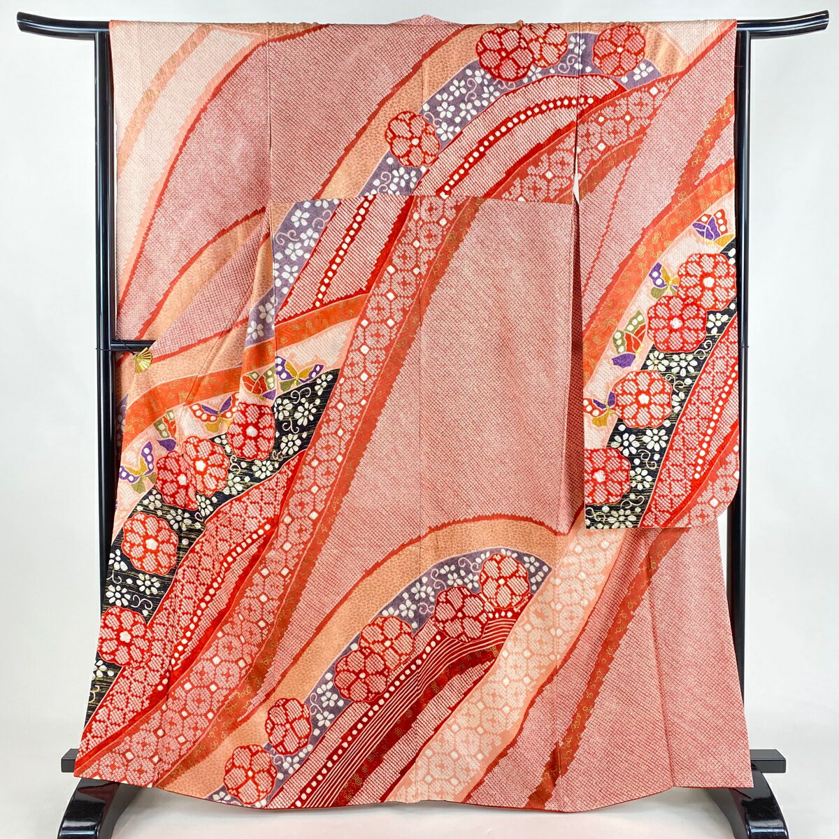 振袖 身丈162.5cm 裄丈63cm S 袷 蝶 花 絞り 金彩 朱色 正絹 名品 【中古】