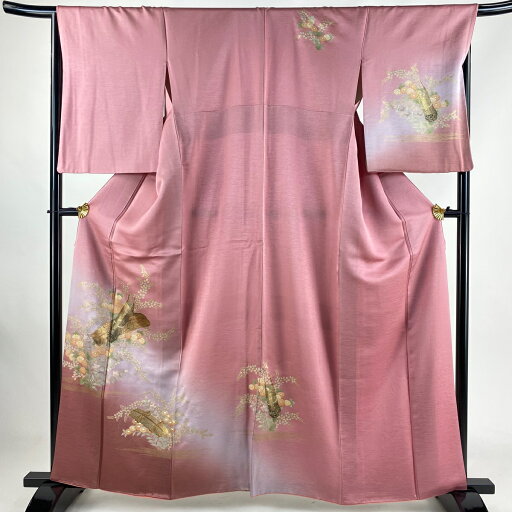付下げ 身丈161cm 裄丈67.5cm L 袷 和楽器 秋草 金彩 ぼかし ピンク 正絹 秀品 【中古】 付下げ 身丈161cm 裄丈67.5cm L 袷 和楽器 秋草 金彩 ぼかし ピンク 正絹 秀品 【中古】
