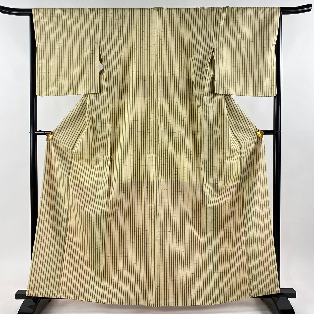 紬 身丈162.5cm 裄丈66cm M 袷 縞 ベージュ 正絹 美品 逸品 【中古】 msp30